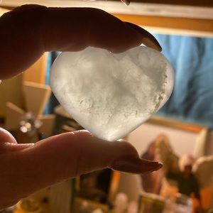 Fluorite light pastel green with lilac band